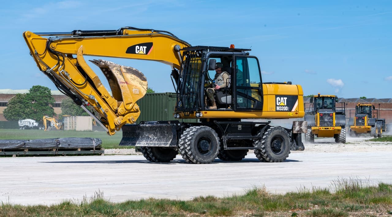 Caterpillar M320