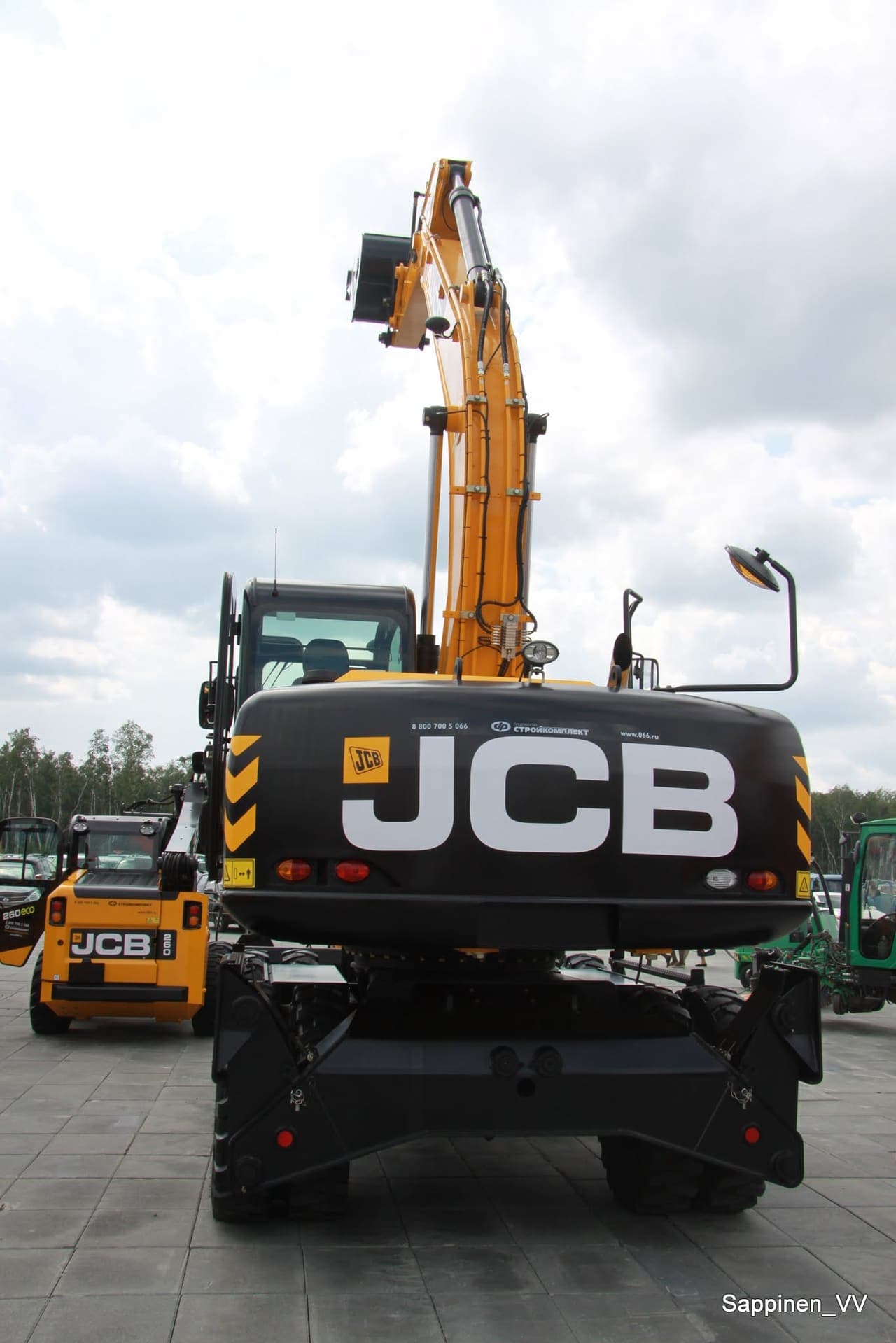 JCB js160W