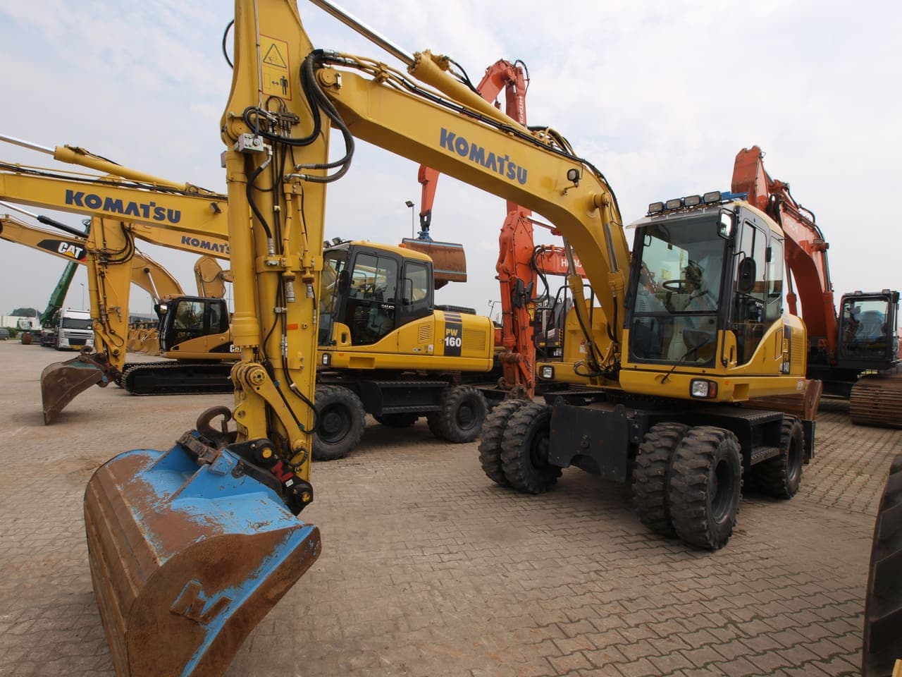 Komatsu PW140