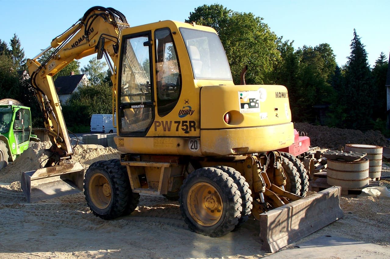 Komatsu PW75