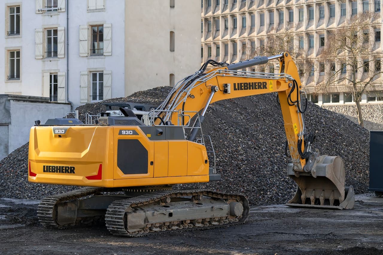 Liebherr R 930