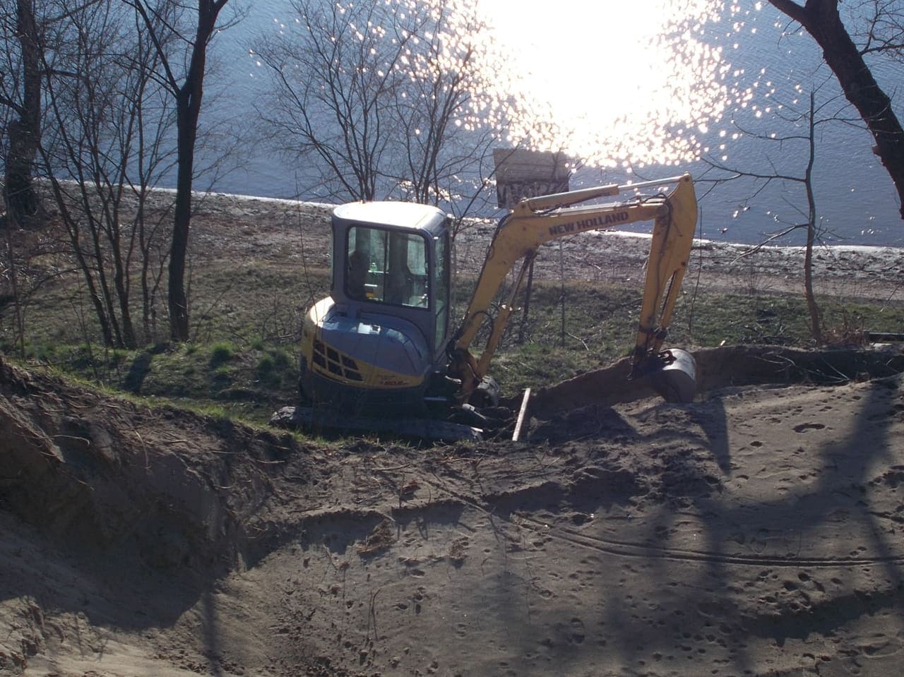 New Holland E35