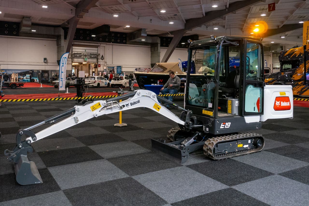 Bobcat E19